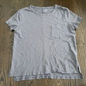 Oversized gray pocket tee